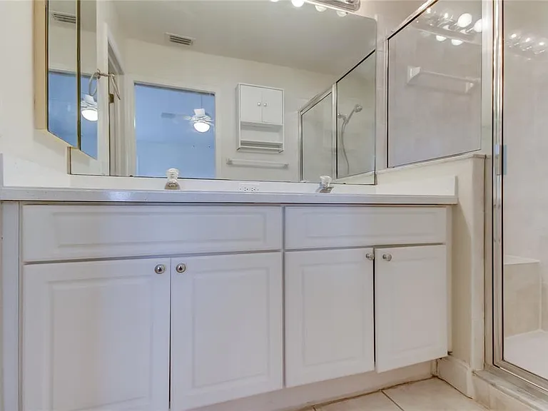 10704 Sierra Vista Pl — Photo 23