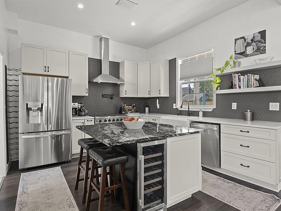 3rd image of 348 Wilson Ave