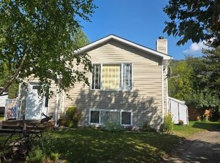 128 Quality Cres, Tumbler Ridge, BC V0C2W0