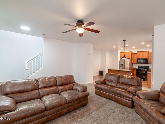 3rd image of 4268 E OAKLAND Street