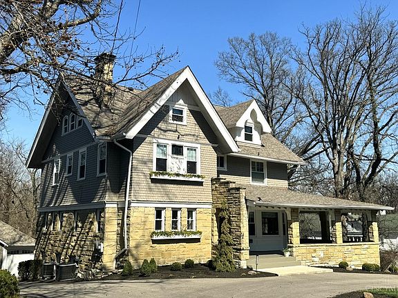 2nd image of 2712 Cypress Way