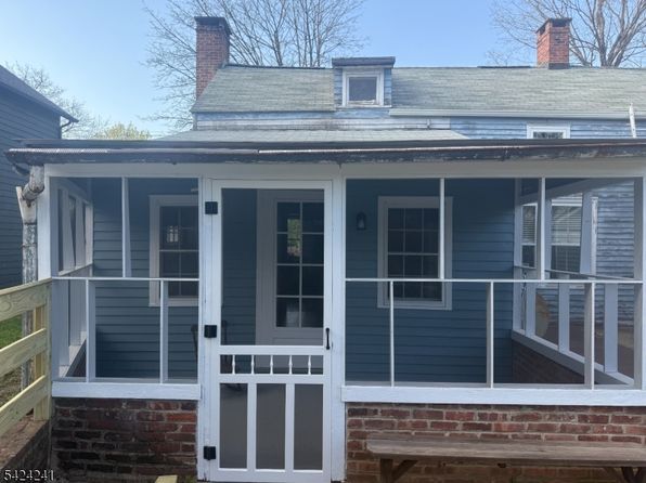 7 James St