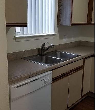 3rd image of 6352 Independence Dr