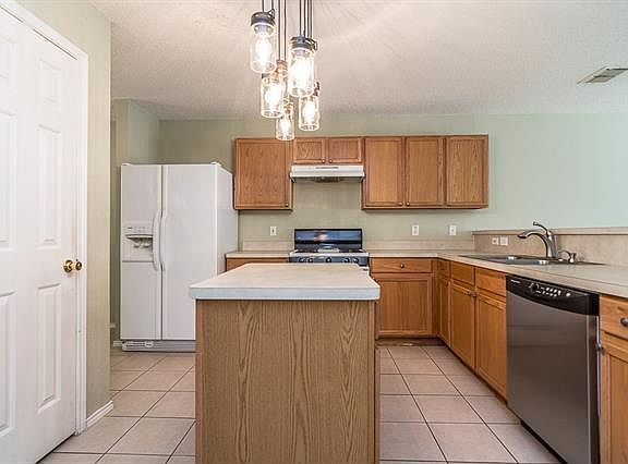 4th image of 1123 Cumberland Dr