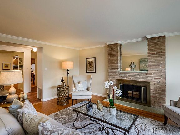 5th image of 1691 Parkview Dr