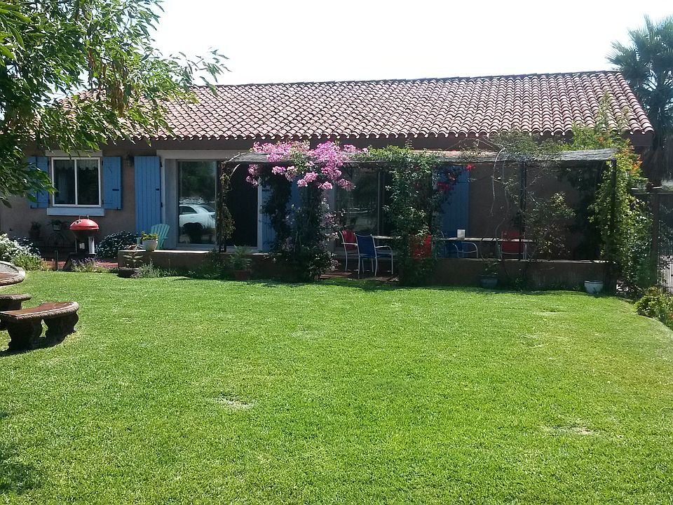 Front view of home/lawn