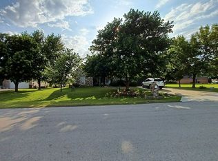 210 N Woodchuck Ln, Skiatook, OK 74070