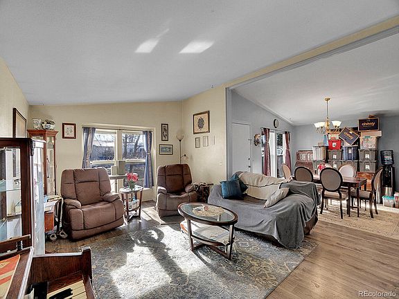 5th image of 506 Prairie Avenue