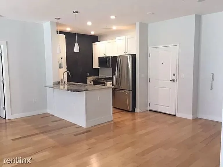 22 Hancock St #210 — Photo 2