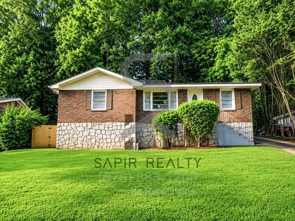 904 Scott Cir, Decatur, GA 30033