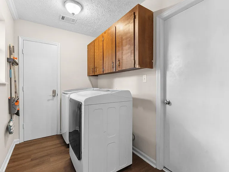 1100 Kenwood Dr — Photo 19