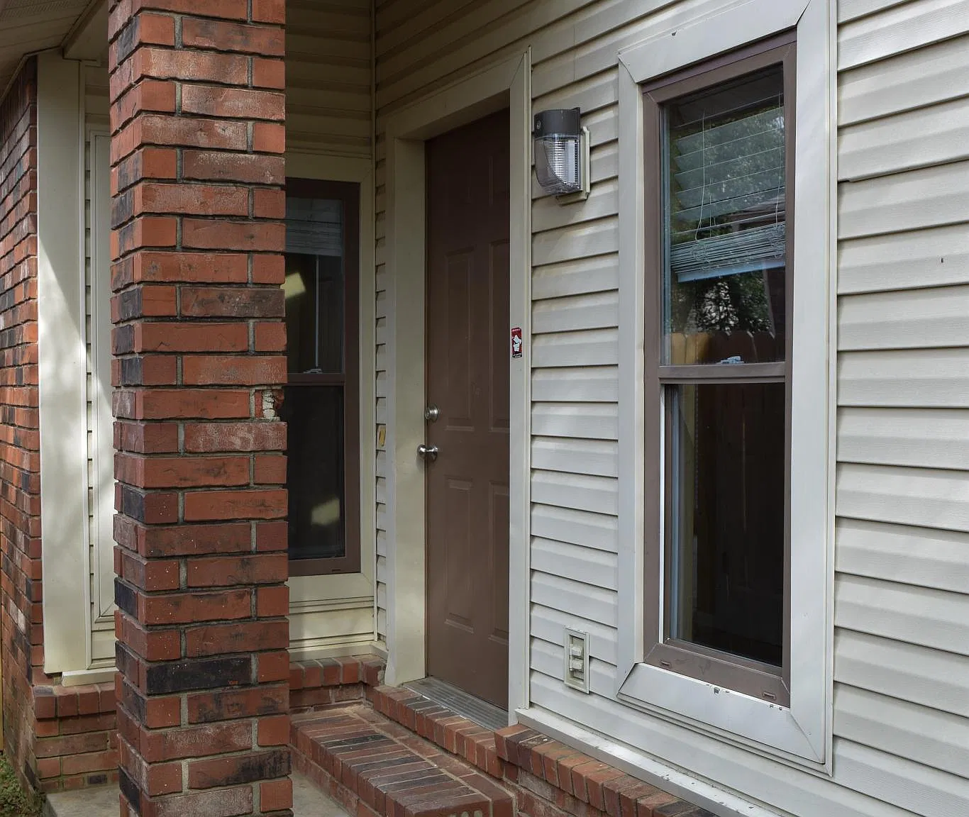3 bed, 2.5 bath, 1502 sqft, $1,400 — Photo 3