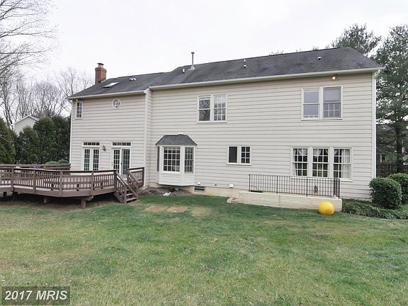 3rd image of 13226 Maplecrest Dr
