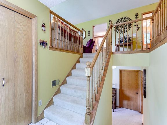 3rd image of 4585 Arrowood Ln N