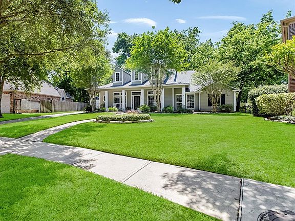 3rd image of 9211 Barrington Cir