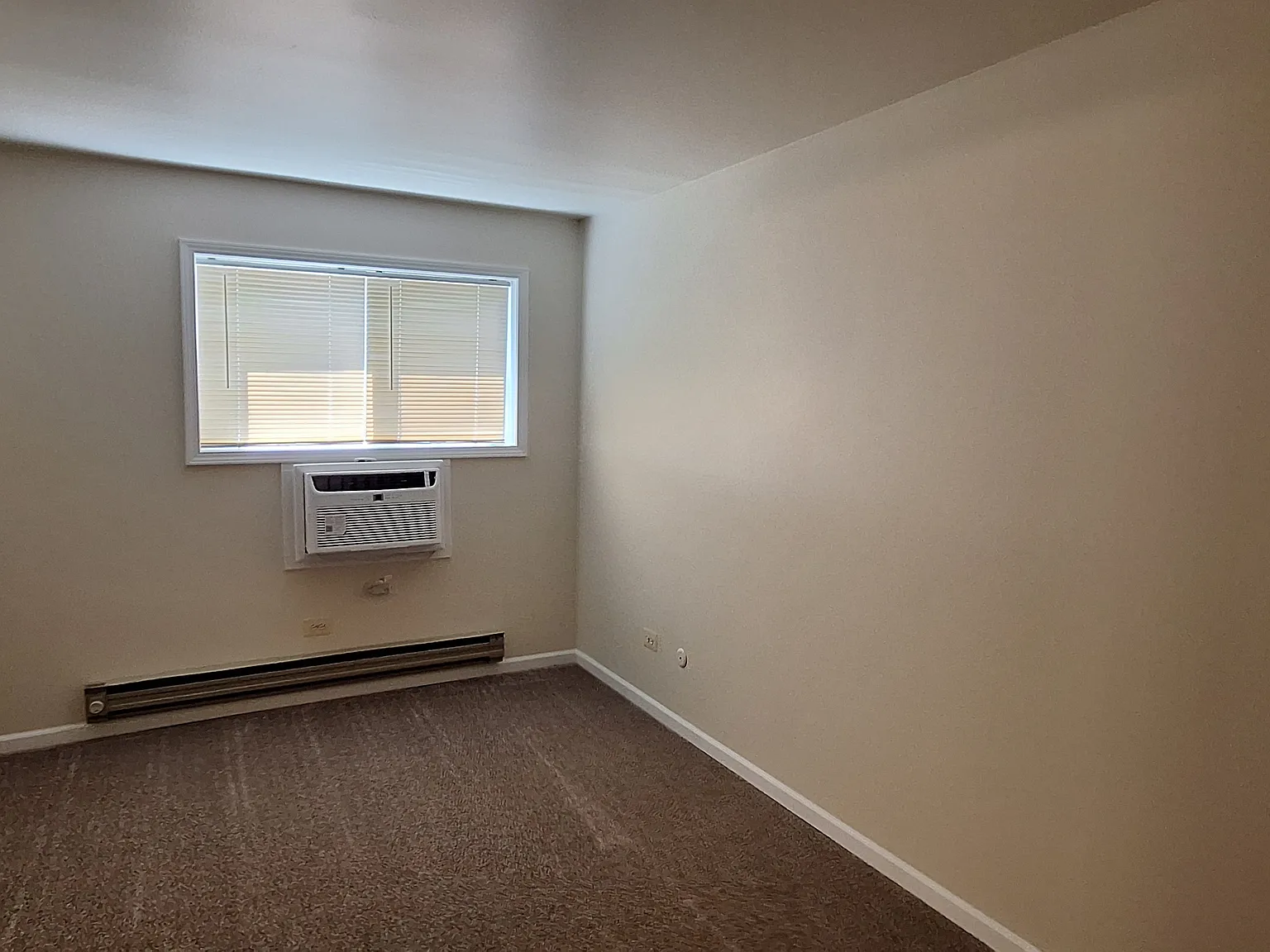 2 bed, 850 sqft, $1,750 — Photo 4