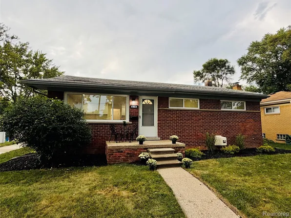 318 Royal Park Ln, Madison Heights, MI 48071