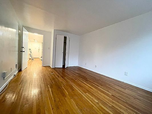 5th image of 1425 York Ave APT 5C