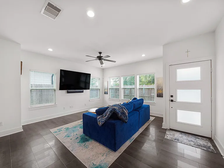 209 Blueberry St — Photo 5