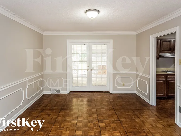 6991 Dashwood Dr — Photo 4
