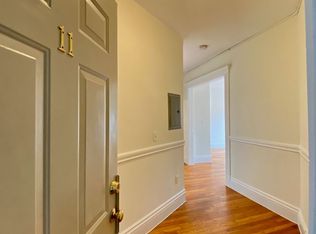1298 Commonwealth Ave #3R, Allston, MA 02134