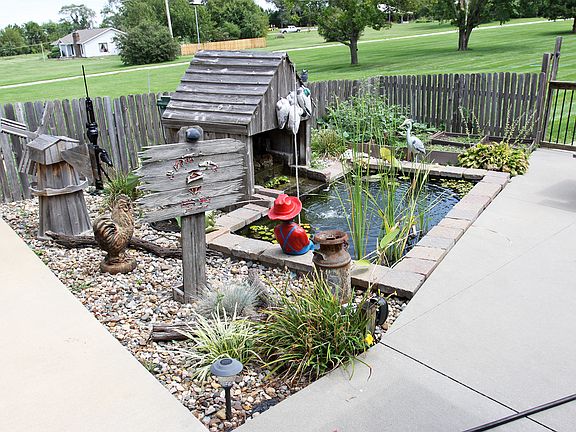 5th image of 1605 N 134th St