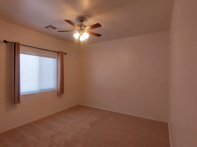 713 W Summit St — Photo 14