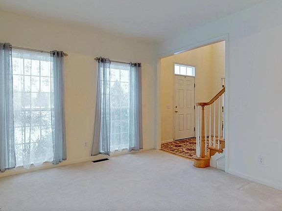 5th image of 7503 Capilano Dr