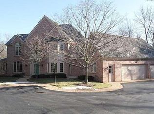 417 E Eastwyn Bay Dr, Mequon, WI 53092