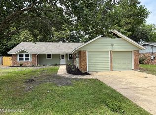 9108 Warbler Ave, Ocean Springs, MS 39564