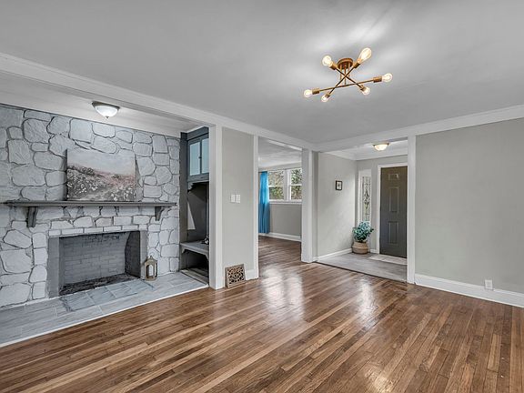 3rd image of 2110 S Sterling Ave
