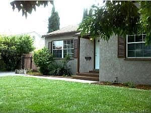 4th image of 7713 N Balboa Blvd