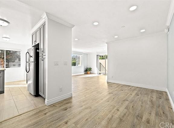 4th image of 1527 9th St #101