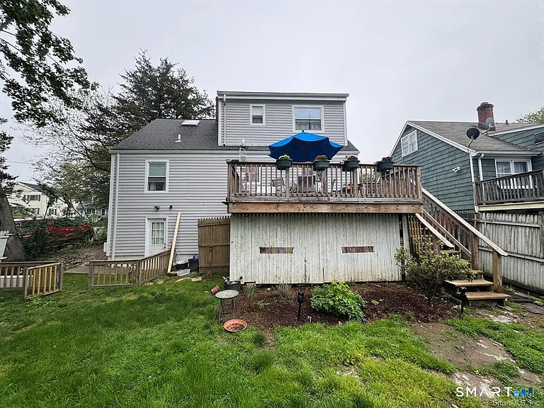 165 Greenfield Dr — Photo 6