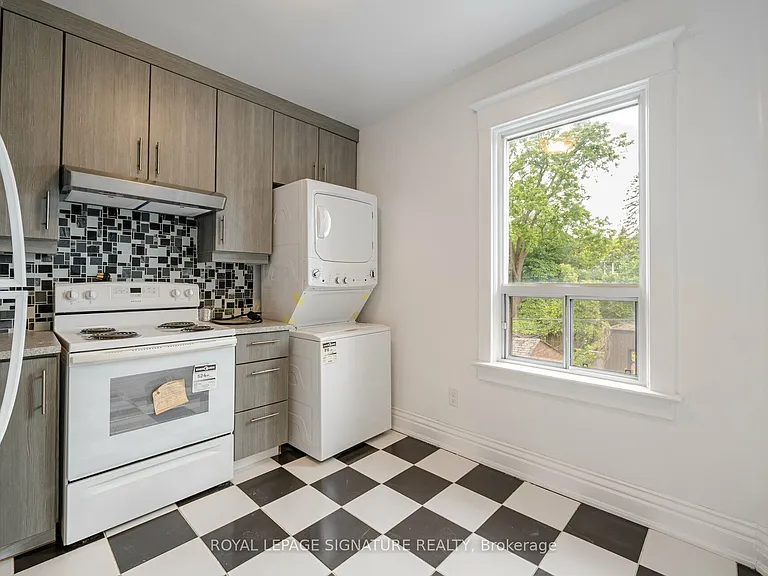 2291 Dundas St W #2 — Photo 10