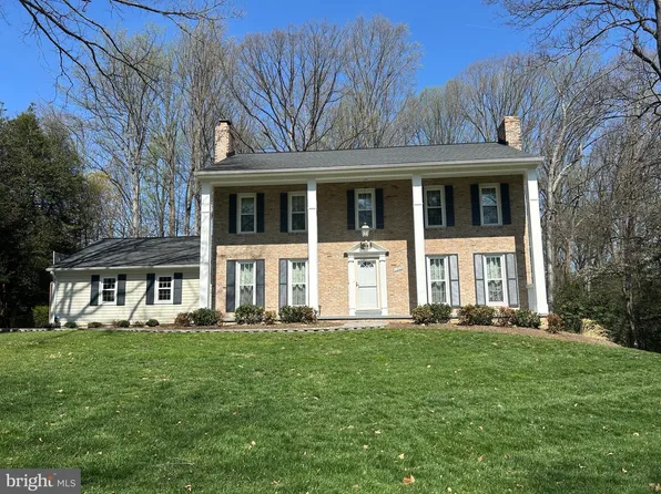 11906 Paradise Ln, Oak Hill, VA 20171