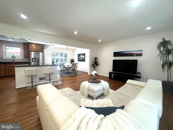 4604 Willet Dr, Annandale, VA 22003