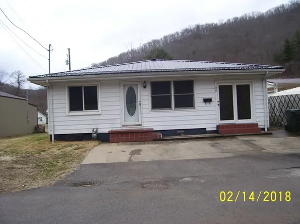 46 N Evergreen Ln, Prestonsburg, KY 41653