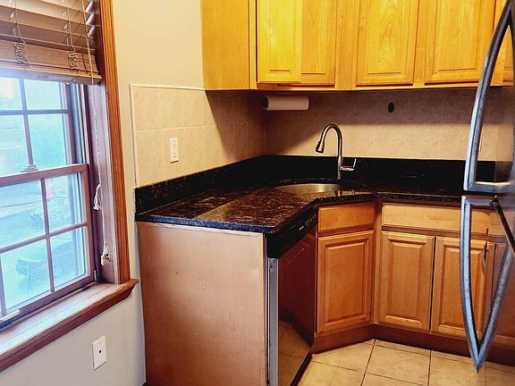 3rd image of 7943 Metropolitan Ave APT 2
