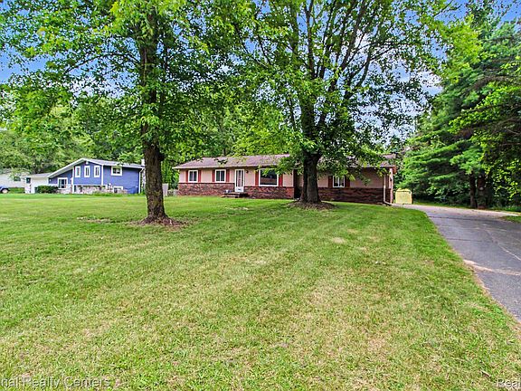 4th image of 1800 Kingston Dr