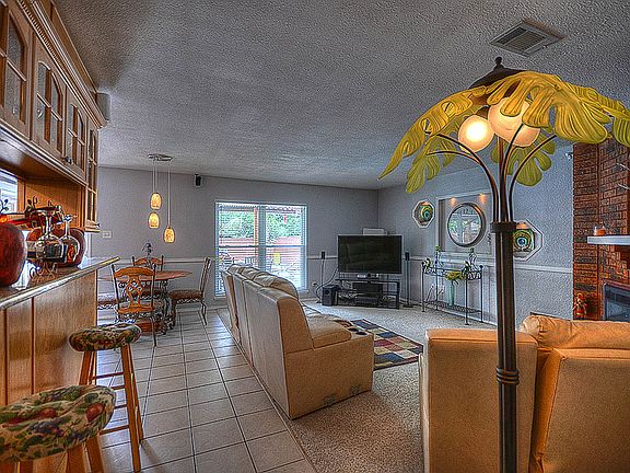 3rd image of 324 Long Canyon Dr