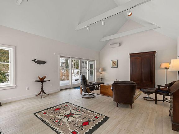 2nd image of 44 Elvira Avenue