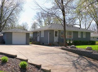 1219 Sunnyside Dr, Farmington, MN 55024
