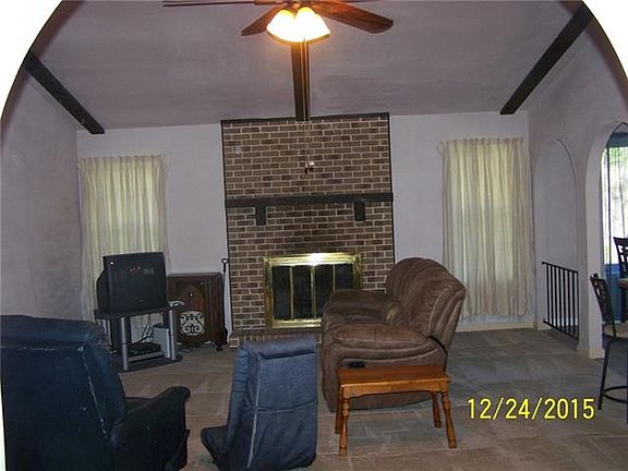 3rd image of 2005 Shenandoah Dr