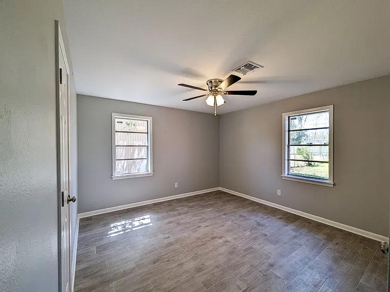 4012 Stuart Ave — Photo 4