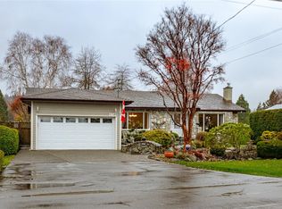 5340 Parker Ave, Saanich, BC V8Y2M9