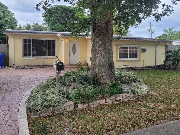 6541 SW 5th St, Pembroke Pines, FL 33023