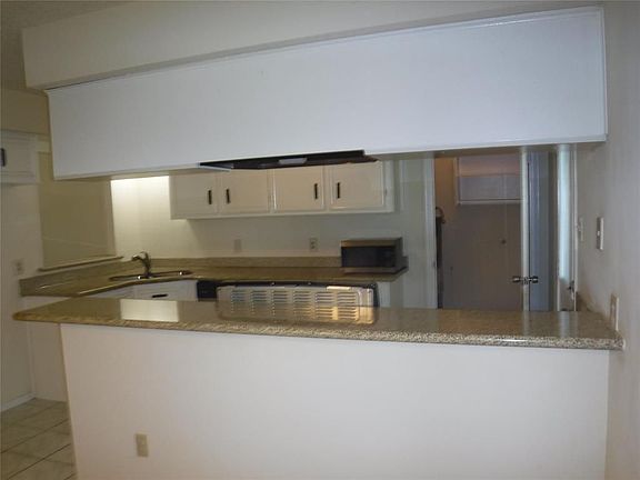 4th image of 207 Danubina St