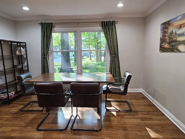 76 Lincolnshire Dr — Photo 8