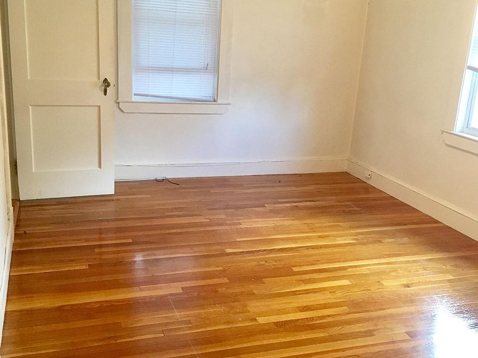1st image of 9 Dartmouth St #2